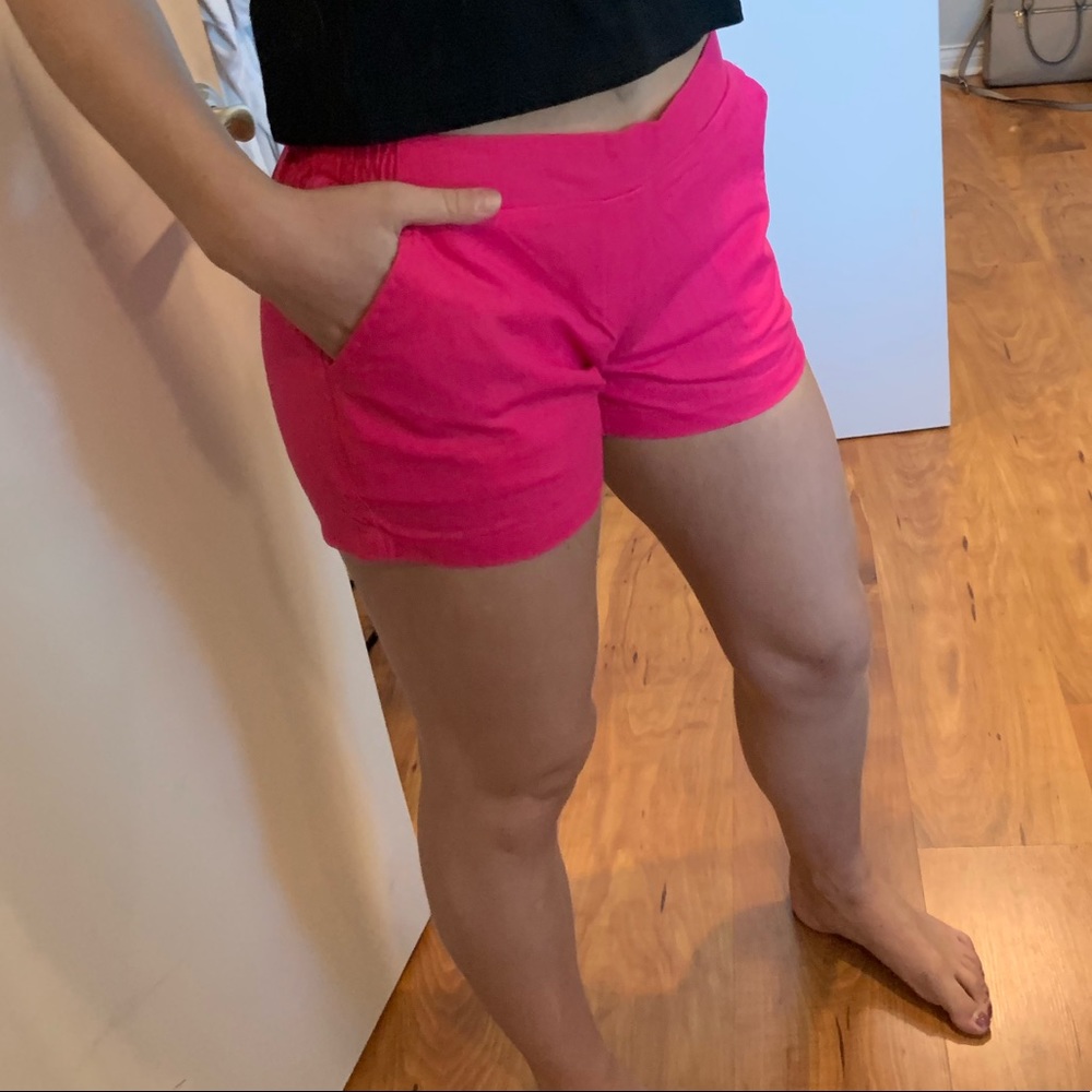 Pink shorts - Picture 2 of 3